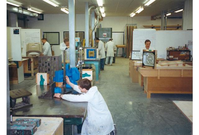 The Patternshop in 2000, well equipped and busy!